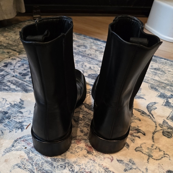 Men's Gucci Boots - Picture 3 of 11